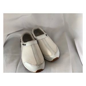 EASY SPIRIT TRAVELPORT MULES SIZE 8